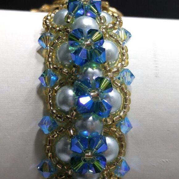 Hand Crafted Blue Crystal &  Faux Blue Pearl Beaded Bracelet, 7 Inches - Picture 6 of 8
